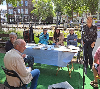 Fré Beijerling tijdens een eerdere lezing